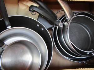 lot 292 image: SAUCE PANS OF VARIOUS SIZES  & SKILLETS
