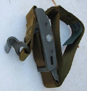 lot 170 image: Green Army Straps