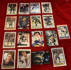 lot 295 image: St. Louis Blues Hockey Trading Cards