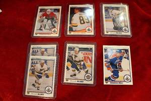lot 101 image: Rookie Hockey Trading Cards