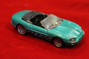 lot 260 image: 1996 Hot Wheels Jaguar XK-8