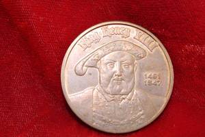 lot 289 image: One Ounce Copper King Henry the VIII Coin