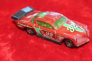 lot 329 image: 1998 Hot Wheels At-A-Tude