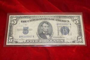 lot 273 image: ERROR 1934 D $5 Silver Certificate Misalignment