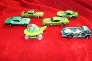 lot 129 image: Green Hot Wheels Cars