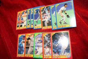 lot 62 image: 1990 Score New York Yankees Baseball Trading Cards