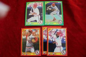 lot 242 image: 1990 Score St. Louis Cardinals Baseball Trading Cards