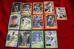 lot 339 image: 1990 Score Minnesota Twins Baseball Trading Cards