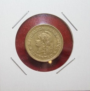 lot 385 image: 1971 Argentina 50 Centavos