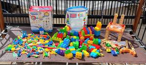 lot 454 image: Large Lot of Kids Brain Stimulating Toys including Tinker toys