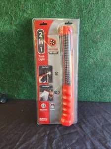 lot 1 image: Bayco 2 in 1 task light