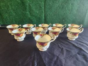lot 3 image: Selection of 10 Old Country Roses by Royal Albert