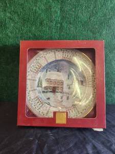 lot 18 image: Lenox - For the Holidays - collector plate