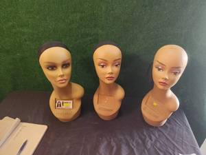 lot 112 image: Selection of 3 mannequin heads