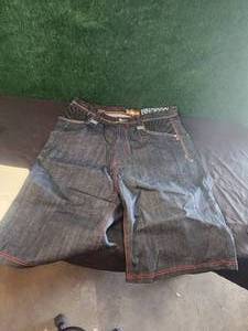 lot 154 image: Pair of Akadeniks mens shorts - sz. 36