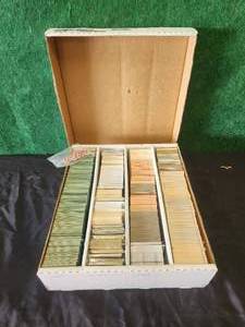 lot 189 image: Selection of Football, baseball cards and more
