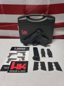 lot 205 image: Heckler & Koch P30 9mm Pistol w Magazine, Extra Grips & Case