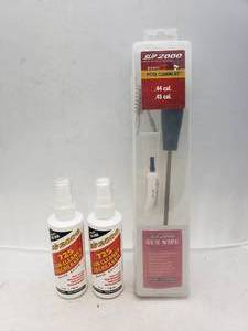 lot 324 image: Slip 2000 .44.45 Caliber Basic Pistol Cleaning Kit