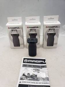 lot 778 image: MAGPUL MOE RVG Rail Vertical Grip   Stealth Grey - QUANTITY 3 - BID IS TIMES THE QUANTITY