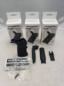 lot 919 image: MAGPUL MIAD Gen 1.1 Grip Kit for 5.56 Receivers   Black - QUANTITY 3 - BID IS TIMES THE QUANTITY