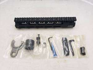 lot 933 image: NWS BCM Gunfighter 10inch MCMR M LOK 5.56MM Aluminum Rail