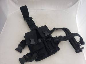 lot 1376 image: Blackhawk Leg Magazine Holster