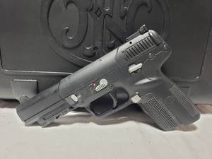 lot 1356 image: FOR REPAIR FN Five-Seven 5.7x28mm Pistol.  Note says CANT REMOVE BLOCK FROM SLIDE