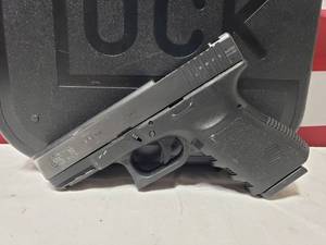 lot 1361 image: FOR REPAIR Glock 19 9mm Pistol w Magazine & Case.  Note says MISSING SLIDE FOR OPTIC