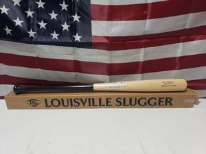 lot 859 image: Louisville Slugger   Full Size Two Tone DSG Bat