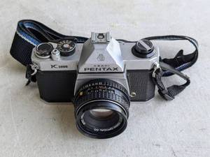lot 35 image: Pentax K-1000 w Pentax-M f2 50mm Lens