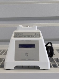 lot 72 image: Blentec K-Tec ES3 Total Blender WHITE Motor Only