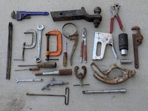 lot 102 image: Tools Bundle