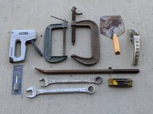 lot 152 image: Tools Bundle