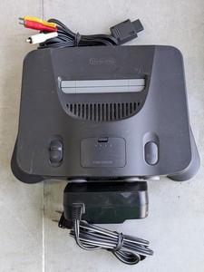 lot 192 image: Nintendo 64 Control Deck Gaming Console NUS-001(USA) Only