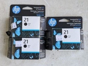 lot 196 image: Lot of 3 - HP 21 Black Ink Cartridges - NEW