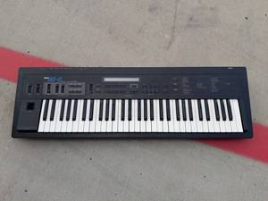 lot 216 image: KORG D5-8 Digital Synthesizer Keyboard