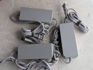 lot 238 image: Lot of 3 - Nintendo Wii Power Supply