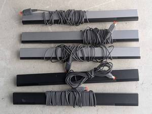 lot 242 image: Lot of 5 - Nintendo Wii Sensor Bar