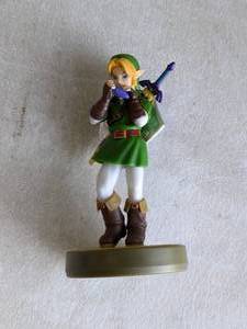 lot 276 image: Nintendo Link Amiibo Legend of Zelda Ocarina of Time