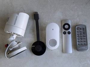lot 285 image: Electronic Items Bundle