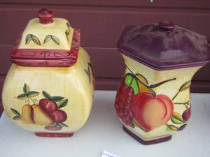 lot 31 image: 2 fruit design canisters