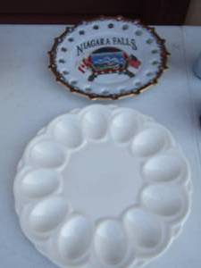 lot 46 image: white egg plate, Niagara falls dcor plate, 25th anniversary dcor plate