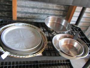 lot 79 image: Pots, baking pans