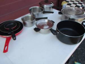lot 92 image: pots and pans, some have lids