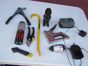 lot 117 image: TOOL LOT - 18 V  NI-CAD, PRY BAR,STAPLER, RIVOT GUN, PLUS MORE