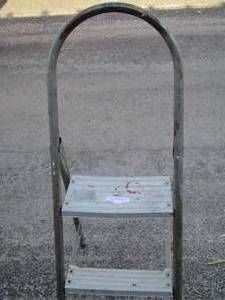 lot 132 image: 2 step step ladder