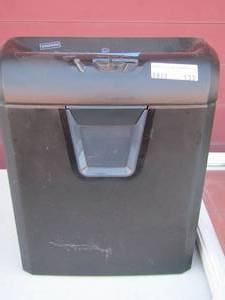 lot 133 image: paper shredder