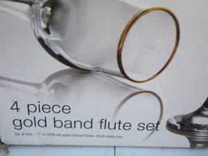 lot 159 image: Essential home 4 piece gold band flute set