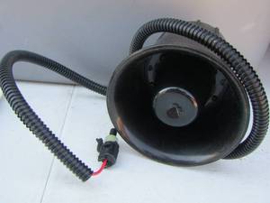 lot 176 image: CAR OR TRUCK HORNS  QTY 10  PLUS