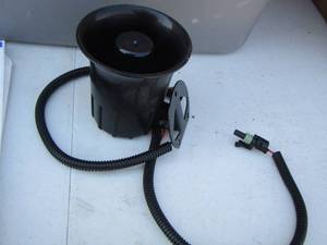 lot 177 image: CAR OR TRUCK HORNS  QTY 10  PLUS